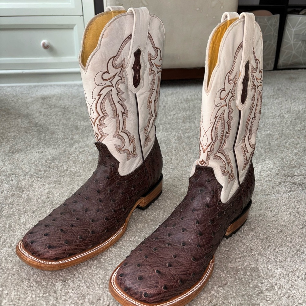 Selling 2 pairs of Mexican boots ! 100% real skin! Sizes 10 1/2.